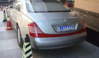 2万货车挂百万豪牌